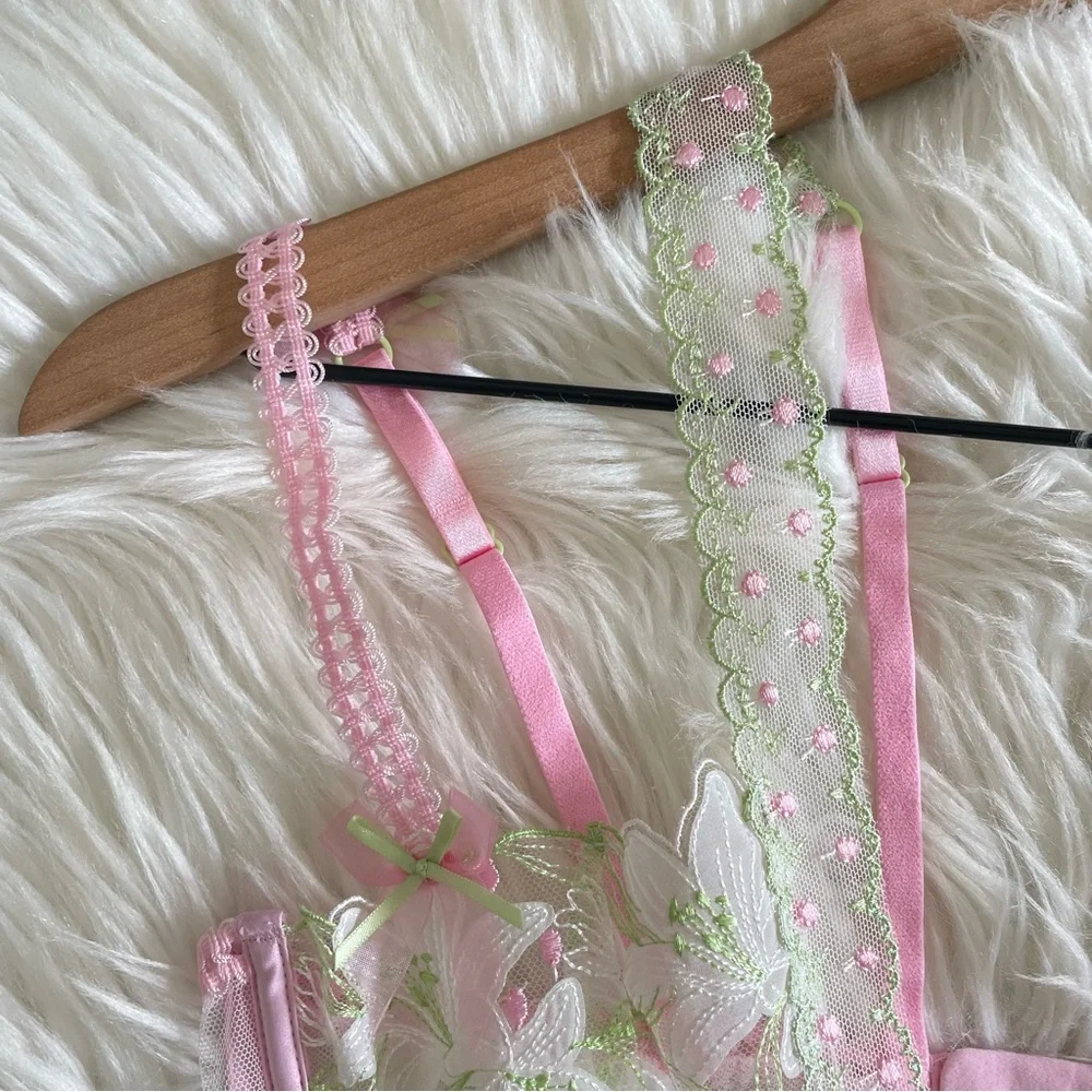 Victoria’s Secret For Love & Lemons Waterlilies Underwire Bra Small NWT
